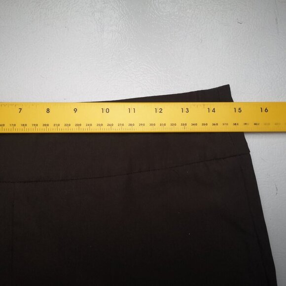 Denver Hayes Ladies Size 6 Dark Brown Pull On Style Capri Pants - Picture 7 of 9